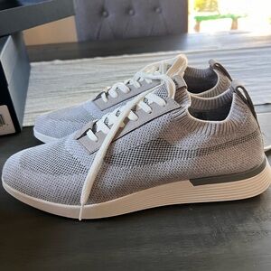 Men's Gray Knit Sneakers